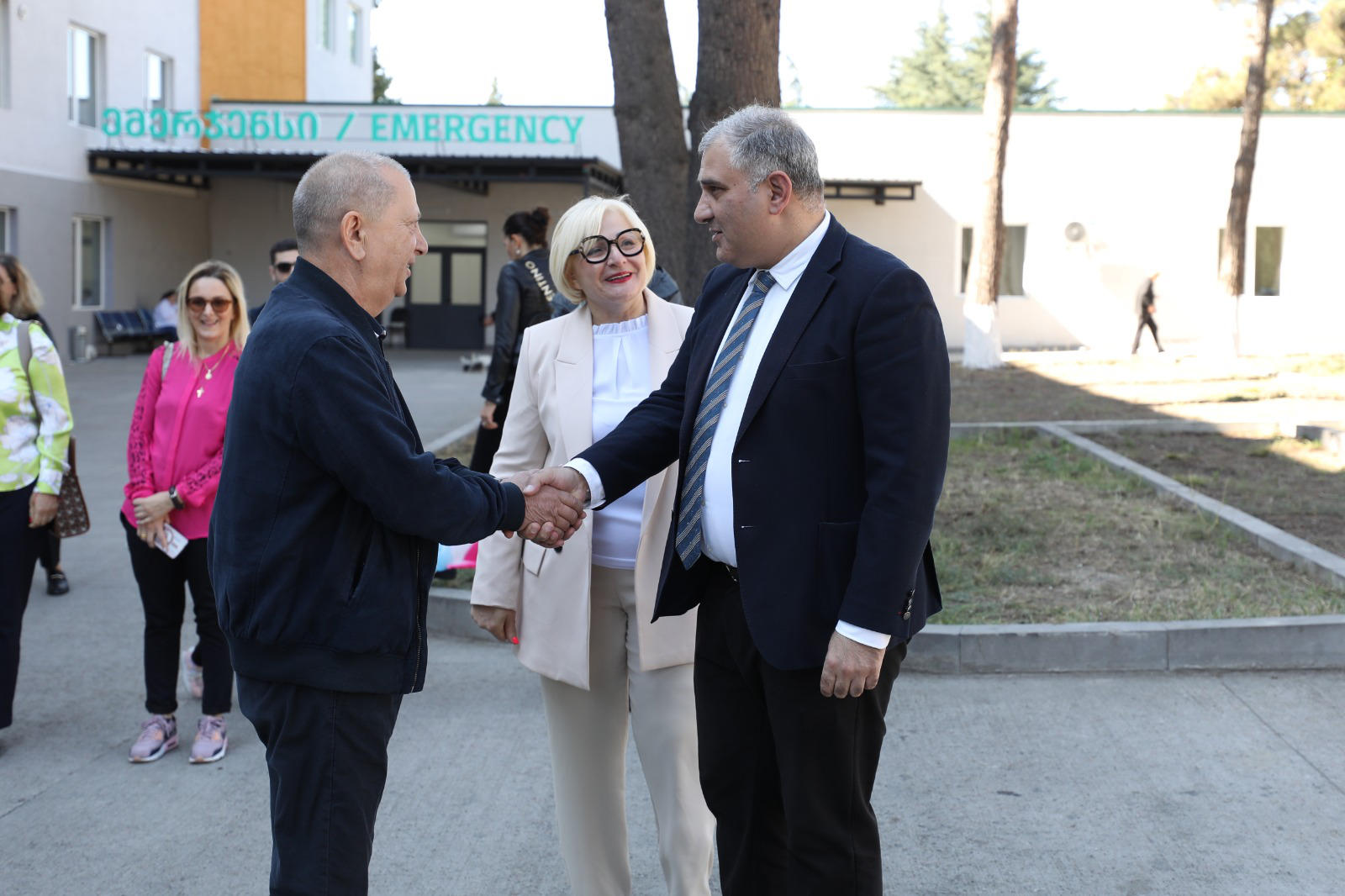 ჯანდაცვის მინისტრი ბოლნისის ცენტრალური კლინიკის გახსნას დაესწრო