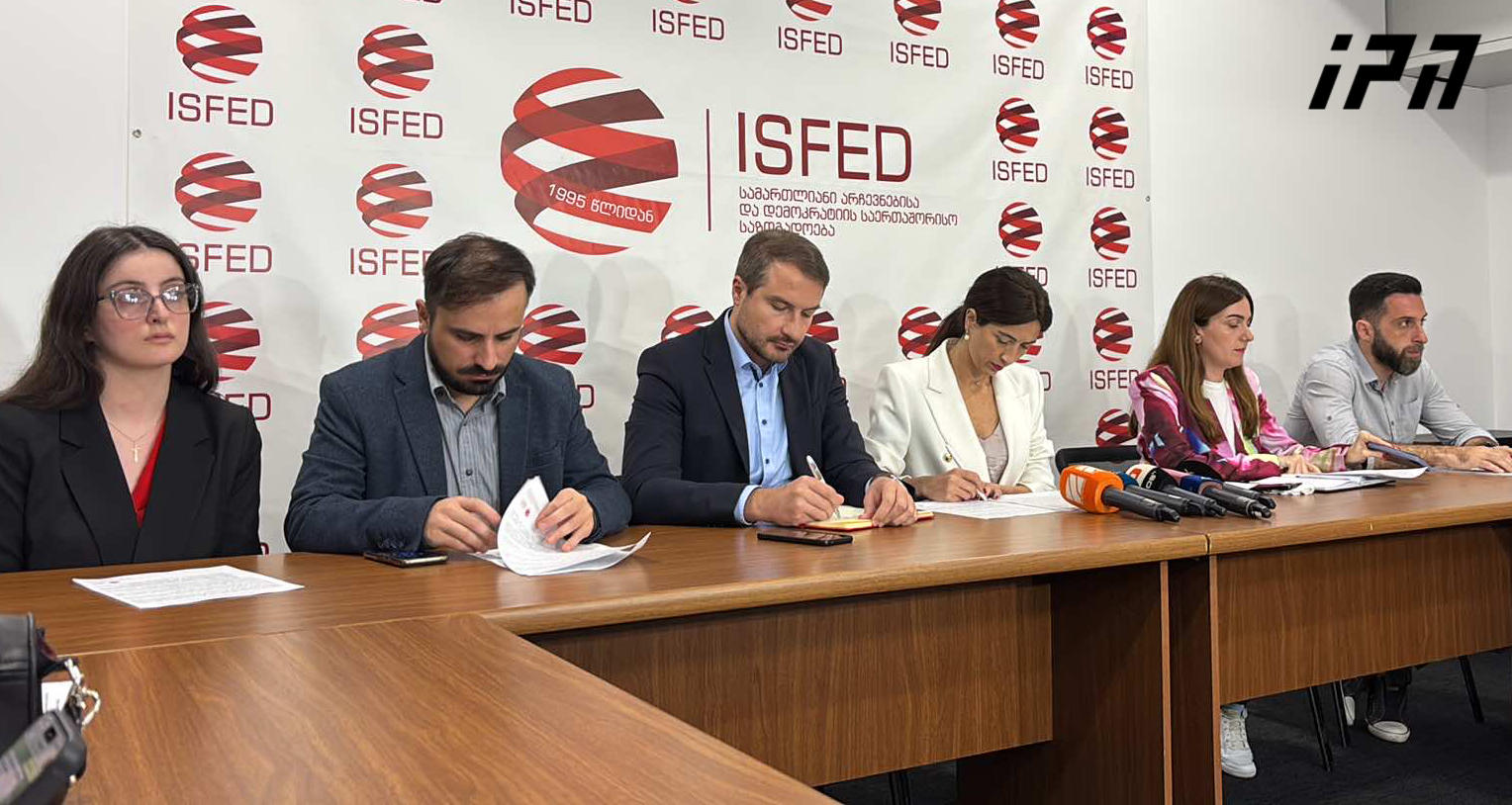 „სამართლიანი არჩევნები“ - ოფიციალური წინასაარჩევნო კამპანიის დაწყების შემდეგ კვლავ აქტიური იყო ანტიდასავლური, მათ შორის, ევროსკეპტიკური და საქართველოს სტრატეგიული პარტნიორების, მადისკრედიტირებელი კამპანია