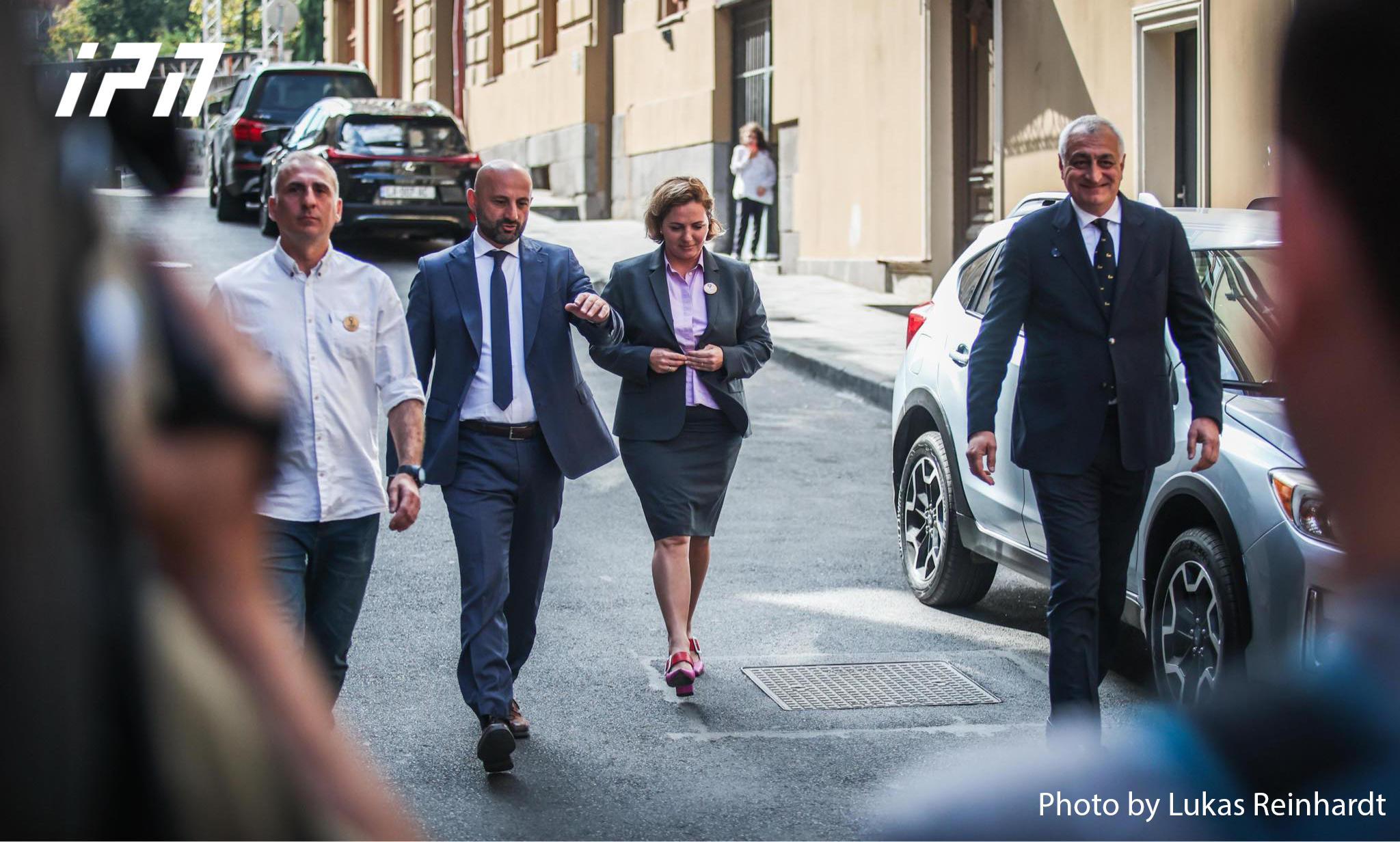 პრეზიდენტთან შესახვედრად ორბელიანების სასახლეში კოალიცია „ძლიერი საქართველოს“ ლიდერები მივიდნენ