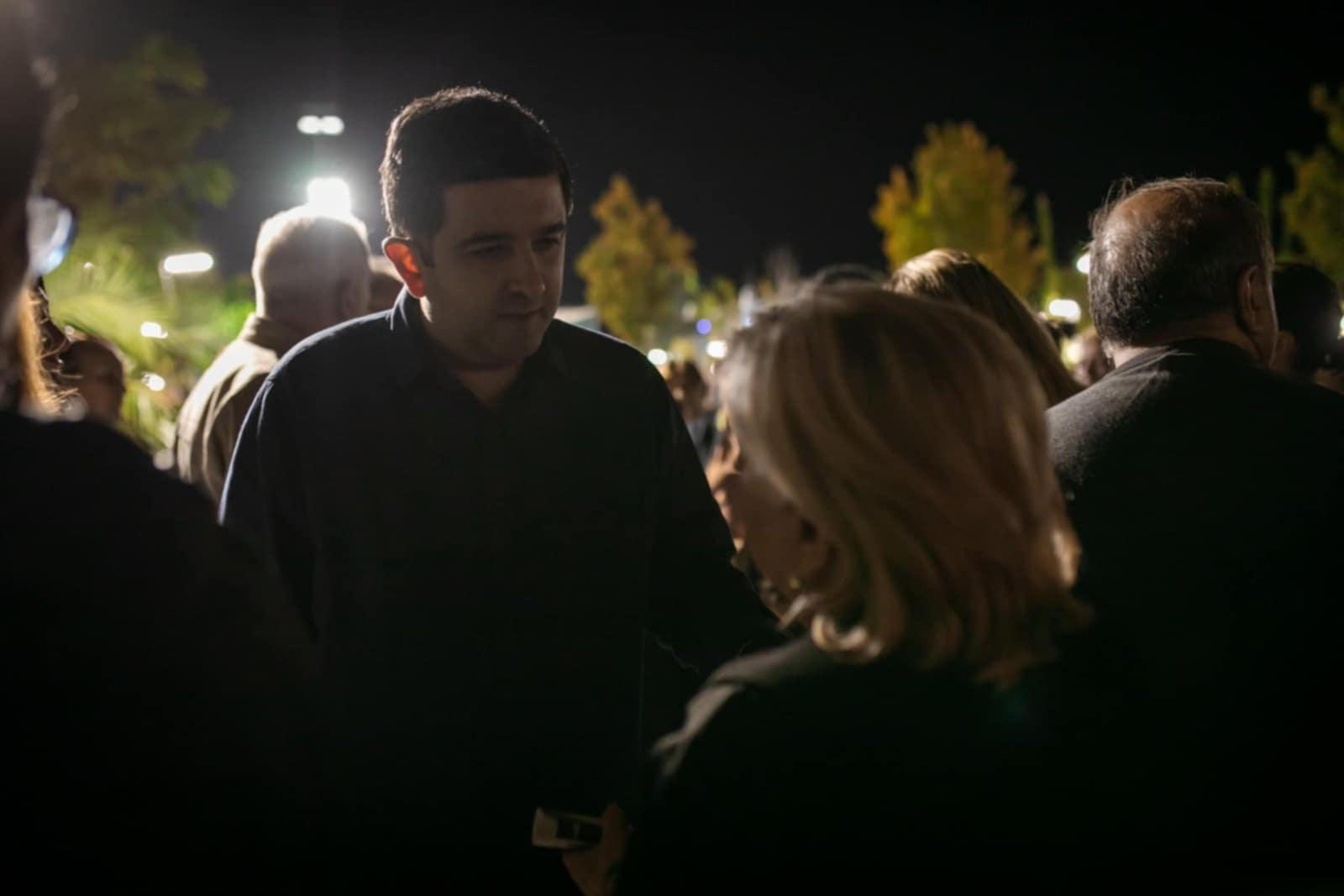 „ქართული ოცნების“ საარჩევნო კამპანიის ფარგლებში დელეგატი ნიკა ელისაშვილი, ისანში, „დირსის“ კომპლექსში მცხოვრებ მოქალაქეებს შეხვდა