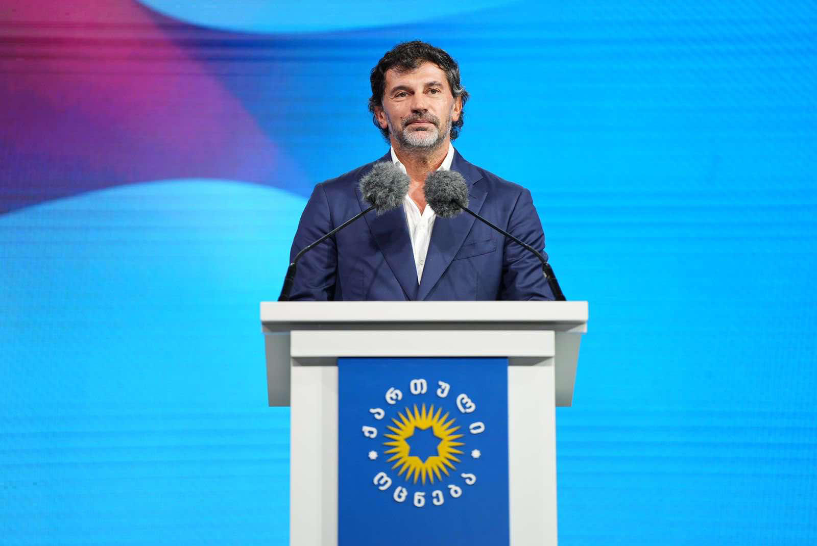 Kakha Kaladze: According to the preliminary data received from the headquarters, "Georgian Dream" is already guaranteed a solid majority, however, the arrival of a man in the hat in the precincts is necessary in order to obtain a constitutional majority