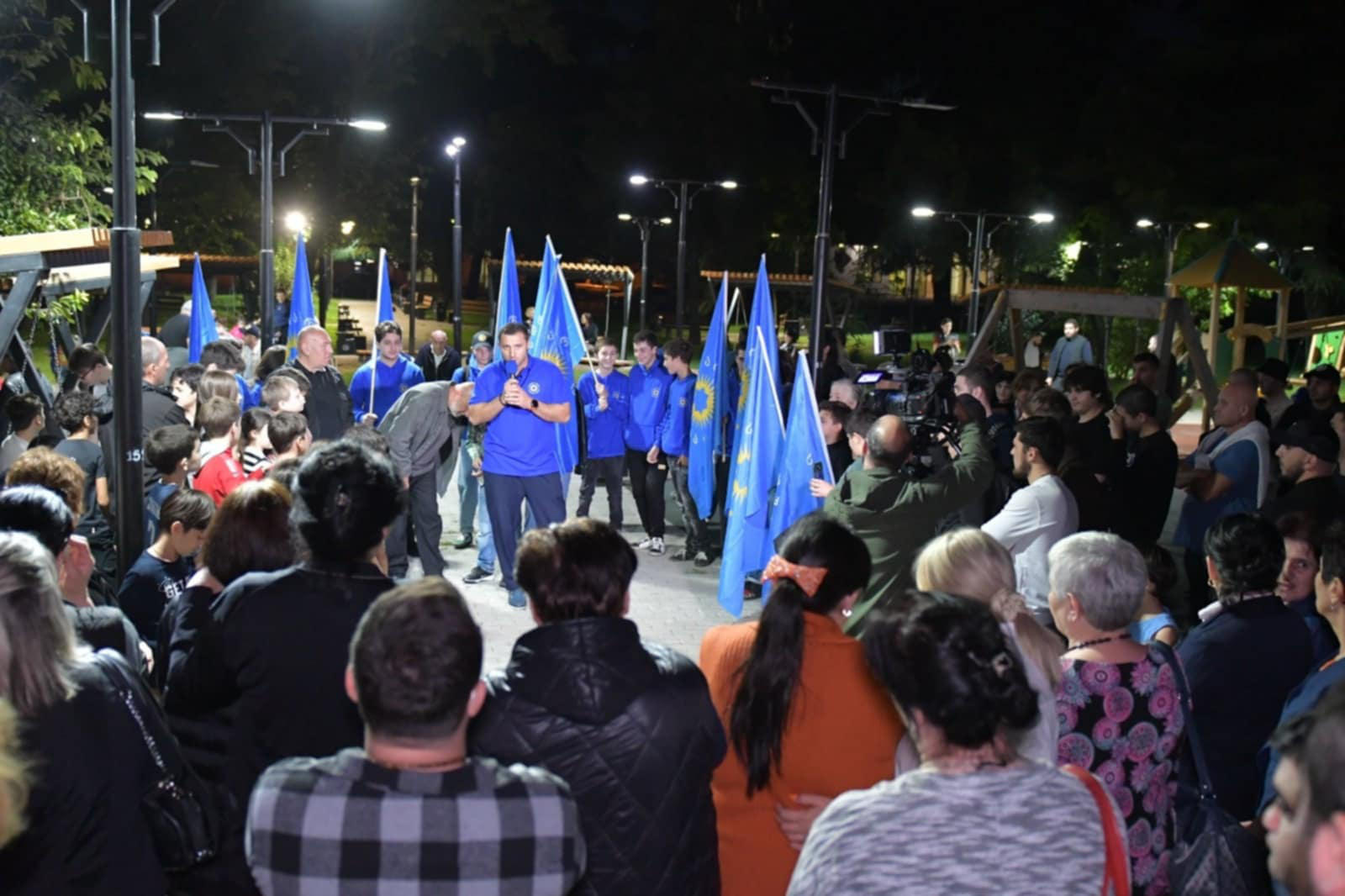 „ქართული ოცნების“ სამგორის რაიონის დელეგატი ვარლამ ლიპარტელიანი 31-ე ქარხნის მიმდებარე ტერიტორიაზე მცხოვრებ მოსახლეობას შეხვდა