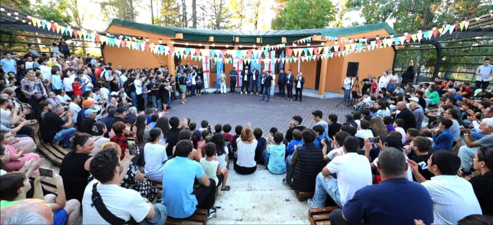 „ქართული ოცნება - დემოკრატიული საქართველოს“ წინასაარჩევნო კამპანიის ფარგლებში ოზურგეთში  გურიის რეგიონის ახალგაზრდებთან და სპორტსმენებთან შეხვედრა გაიმართა