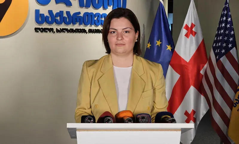ანა ნაცვლიშვილი - ზუგდიდში, ჩვენს წარმომადგენელს ფიზიკურად გაუსწორდნენ - სასწრაფოდ მოვითხოვთ აღნიშნულ ფაქტზე რეაგირებას და არ დავტოვებთ არც ერთ დარღვევას შესაბამისი სამართლებრივი რეაგირების გარეშე