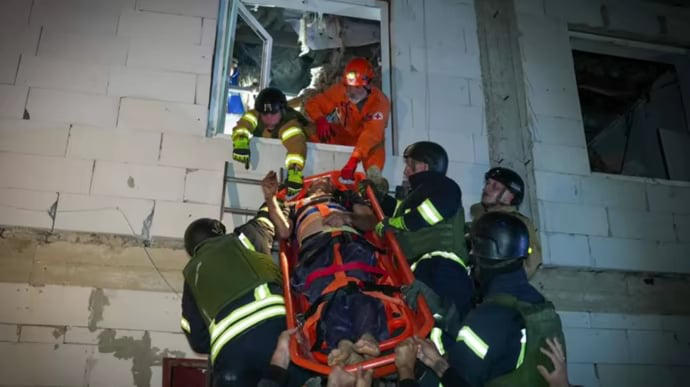 რუსულმა ძალებმა ოდესას ბალისტიკური რაკეტებით დაარტყეს, დაიღუპა 4 და დაშავდა 10 ადამიანი