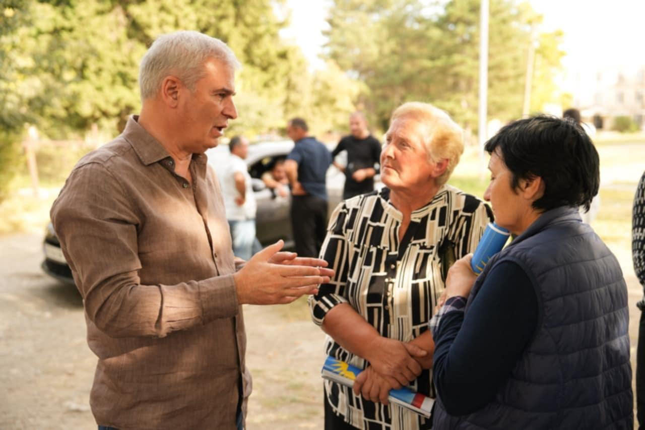 პარტია „ქართული ოცნება - დემოკრატიული საქართველოს“ წინასაარჩევნო კამპანიის ფარგლებში ირაკლი ქადაგიშვილი შეხვედრებს თელავში აგრძელებს