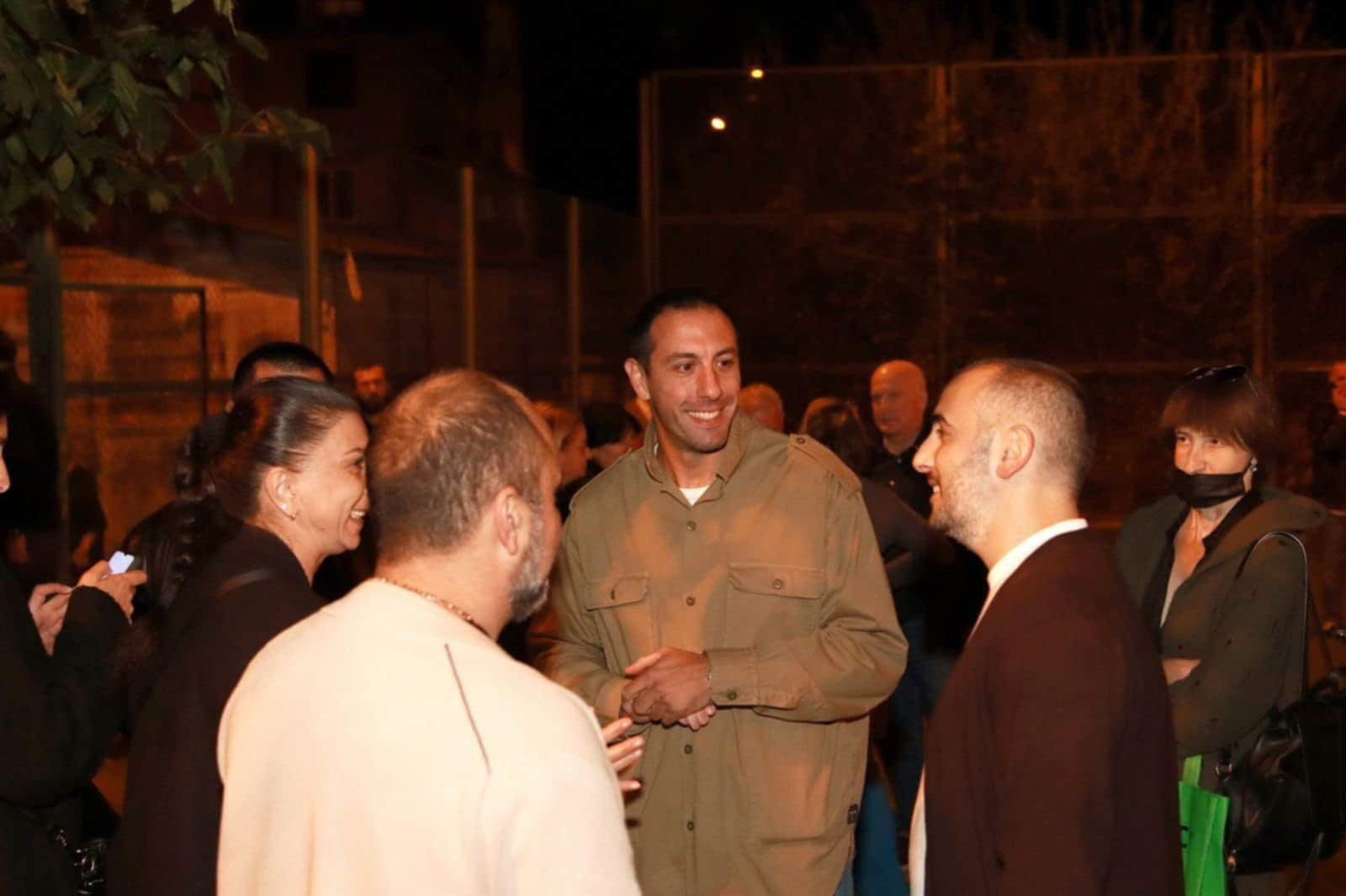 „ქართული ოცნება - დემოკრატიული საქართველოს“ ვაკის დელეგატი ზუკა რურუა, საარჩევნო კამპანიის ფარგლებში ვაჟა-ფშაველას IV კვარტლის და ნუცუბიძის I პლატოს მოსახლეობას შეხვდა