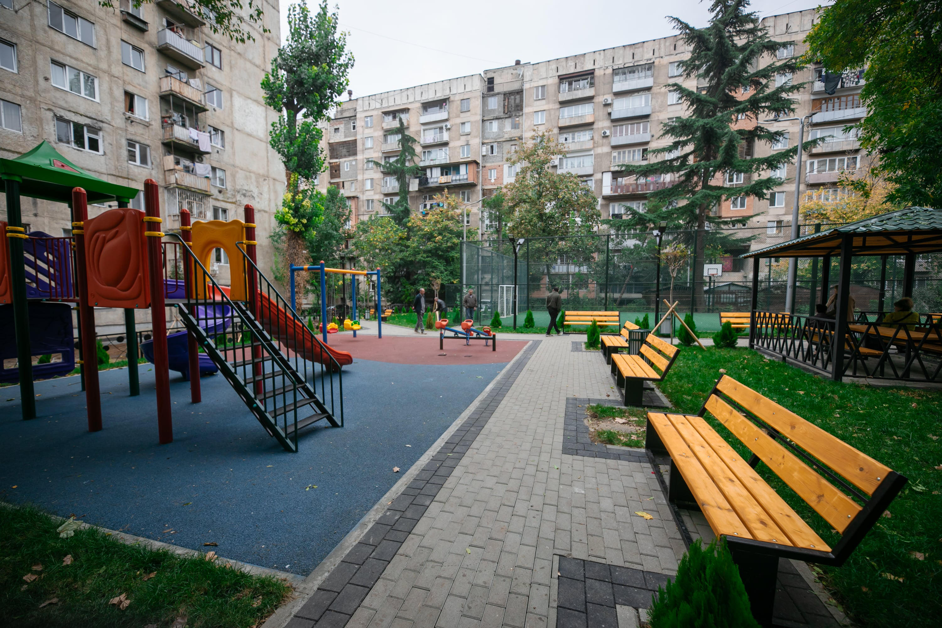 გლდანის პირველი მიკრორაიონის N19-19ა კორპუსებთან სკვერი მოეწყო