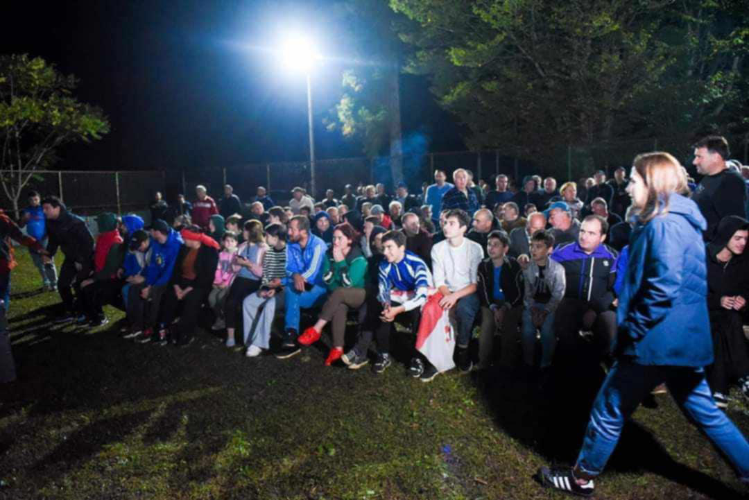 "ქართული ოცნება- დემოკრატიული საქართველოს" მარტვილის, აბაშის, წალენჯიხისა და ჩხოროწყუს დელეგატი ილია ინჯია  წალენჯიხაში მოსახლეობას შეხვდა