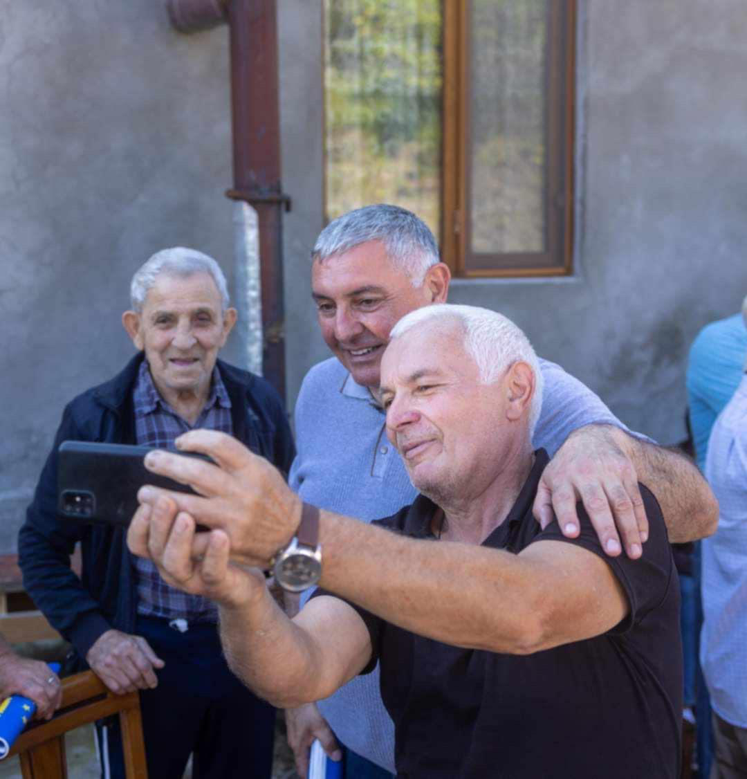 პარტია „ქართული ოცნება - დემოკრატიული საქართველოს“ წინასაარჩევნო კამპანიის ფარგლებში შეხვედრები ქობულეთის მოსახლეობასთან გრძელდება