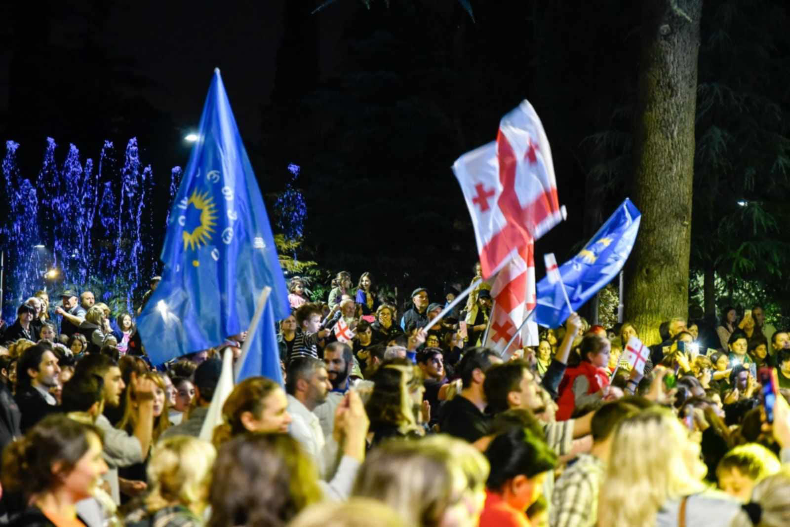 ნაძალადევის რაიონში „ქართული ოცნების“ მხარდამჭერი კონცერტი გაიმართა
