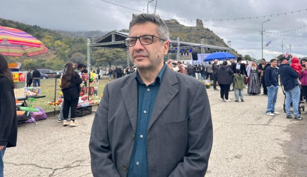 ლაშა ბაქრაძე - კვართი ერთიანობის სიმბოლოა და ქართველმა ხალხმა 26 ოქტომბერს ერთიანობით უნდა გავიმარჯვოთ