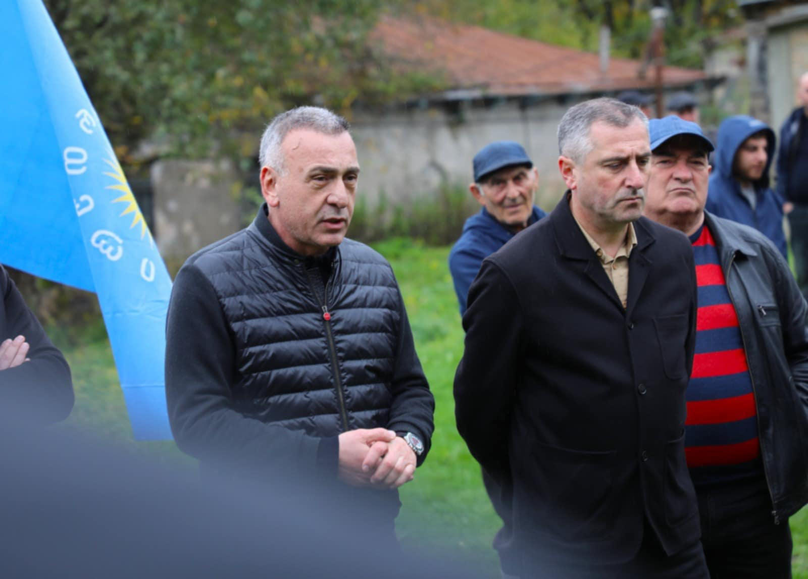„ქართული ოცნება“ - გოჩა ენუქიძე წინასაარჩევნო კამპანიის ფარგლებში ონის მოსახლეობასთან შეხვედრებს აქტიურად აგრძელებს