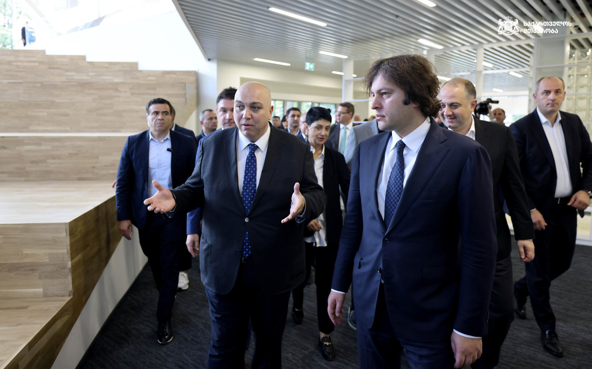 პრემიერ-მინისტრმა ზუგდიდში, ზვიად გამსახურდიას სახელობის ახალგაზრდული ცენტრი და ბიბლიოთეკა დაათვალიერა