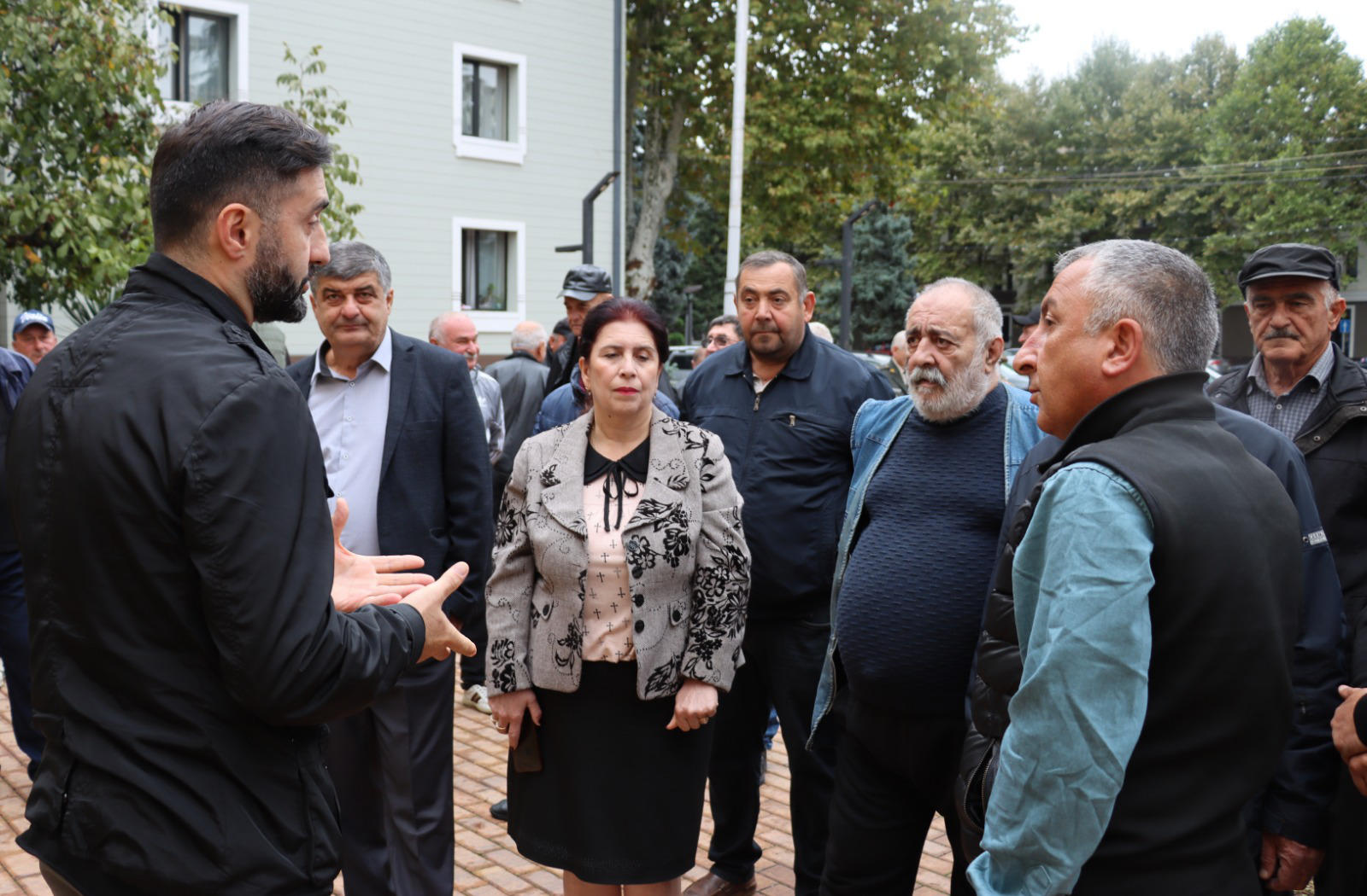 გორის მერიის ადგილობრივი ხელისუფლების წარმომადგენლები დღეს მუნიციპალიტეტში მცხოვრებ ვეტერანებს შეხვდნენ