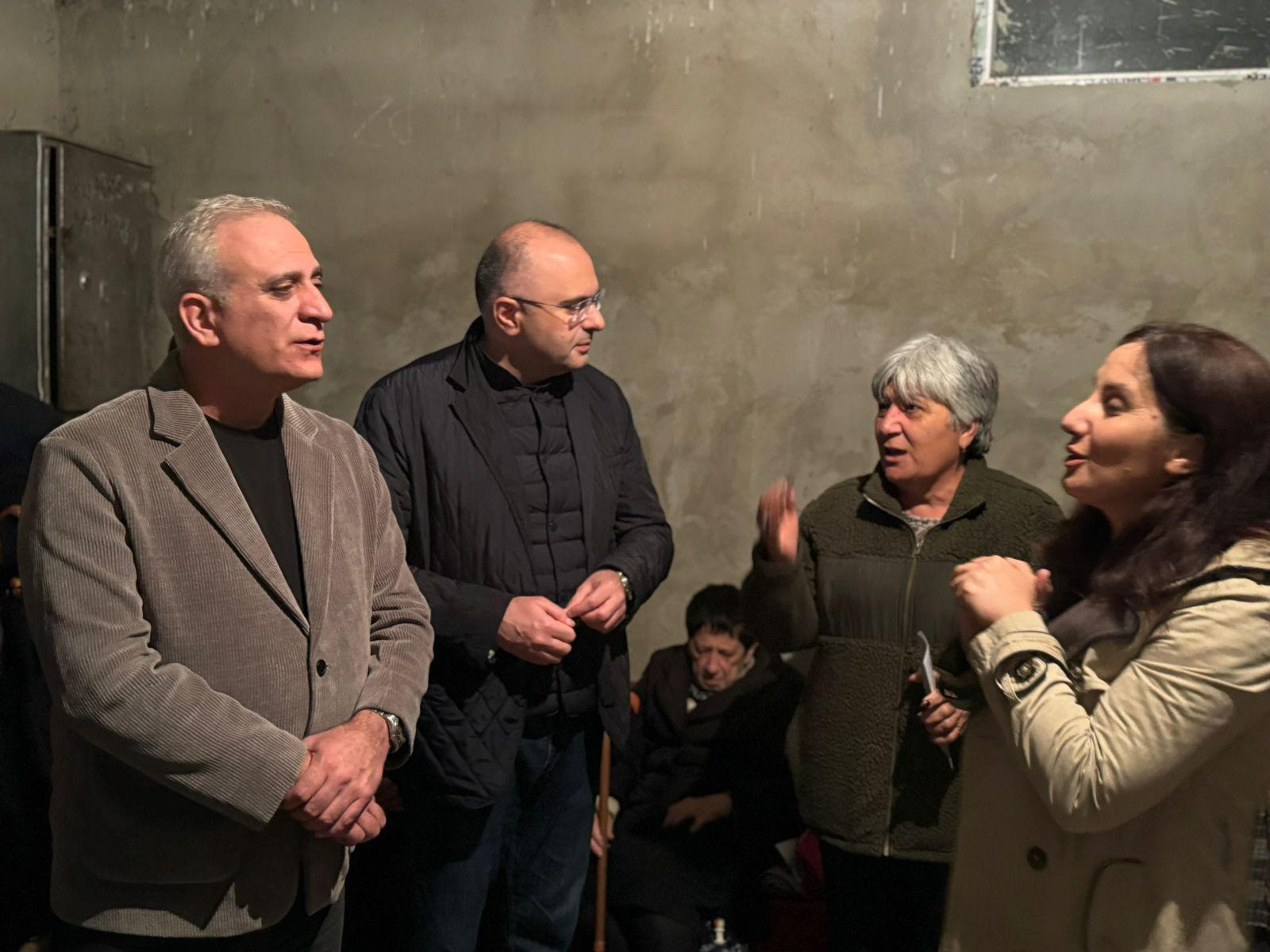 აფხაზეთის ჯანდაცვის მინისტრი ქუთაისში მცხოვრებ აფხაზეთიდან დროებით დევნილ მოსახლეობას შეხვდა