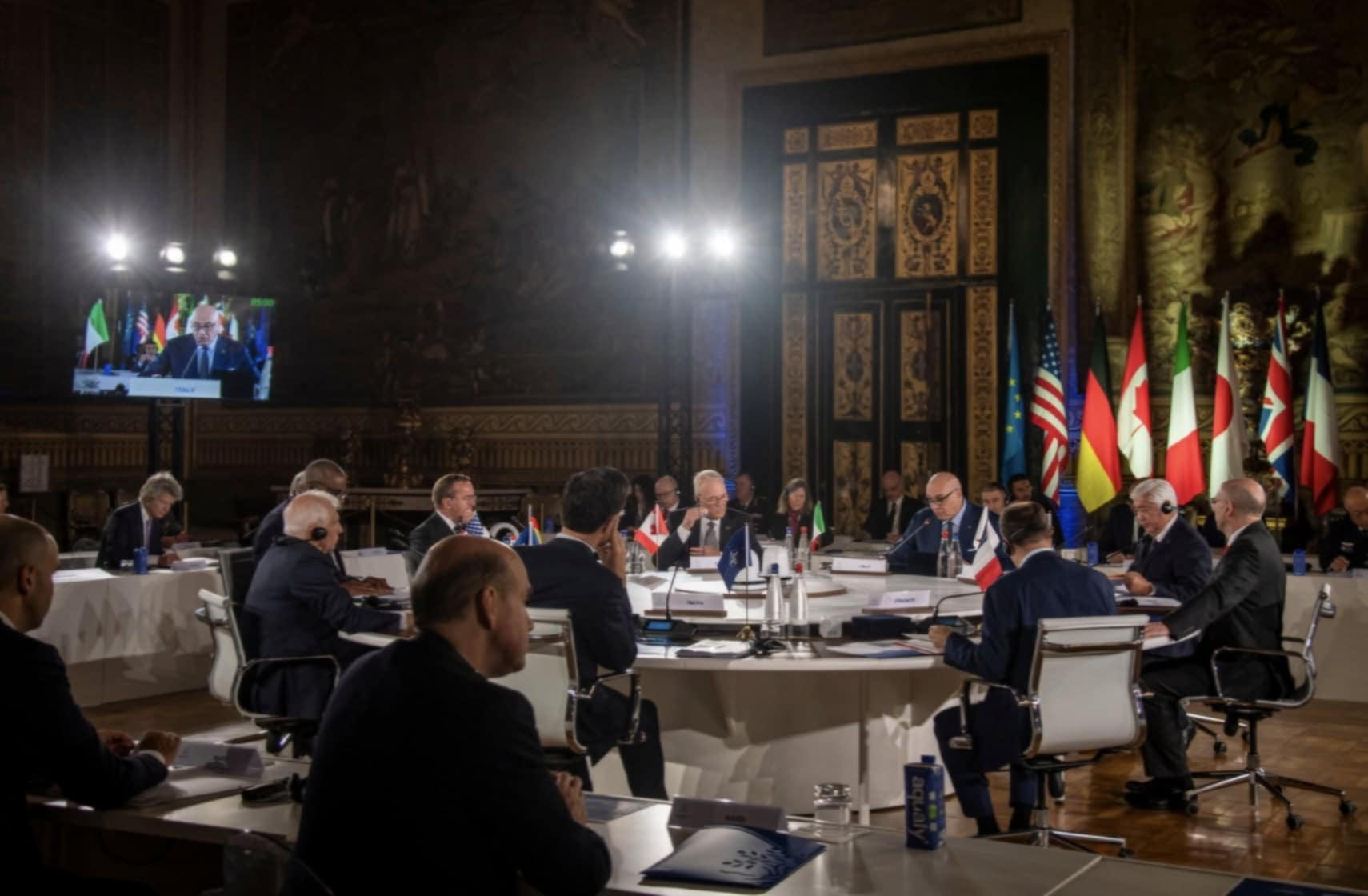 „დიდი შვიდეულის” თავდაცვის მინისტრები  - „დიდი შვიდეული” მხარს უჭერს უკრაინის ნატო-ს წევრობისკენ შეუქცევად გზას