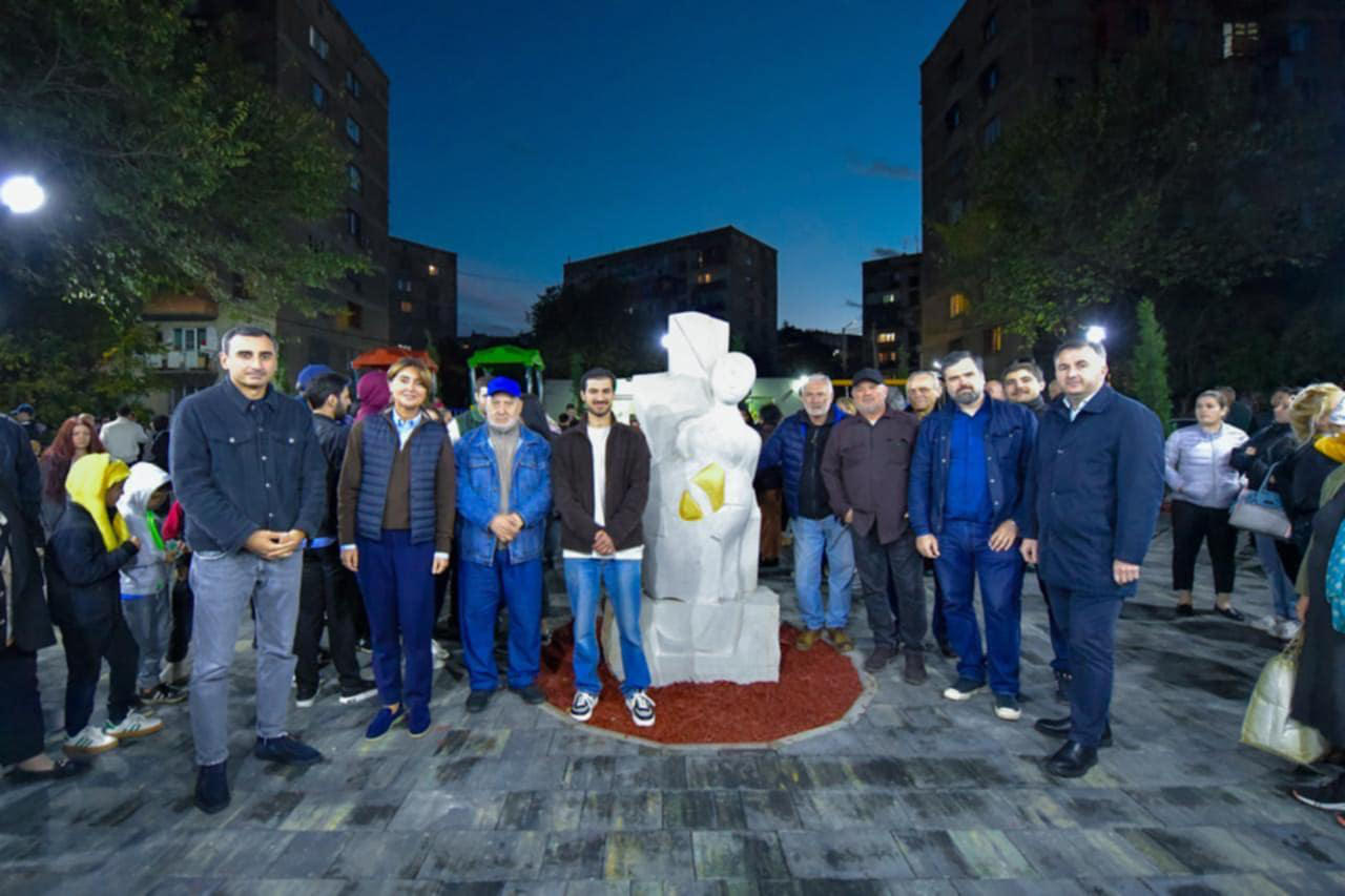 რუსთავში კიდევ ერთი შიდა საუბნო სკვერი გაიხსნა