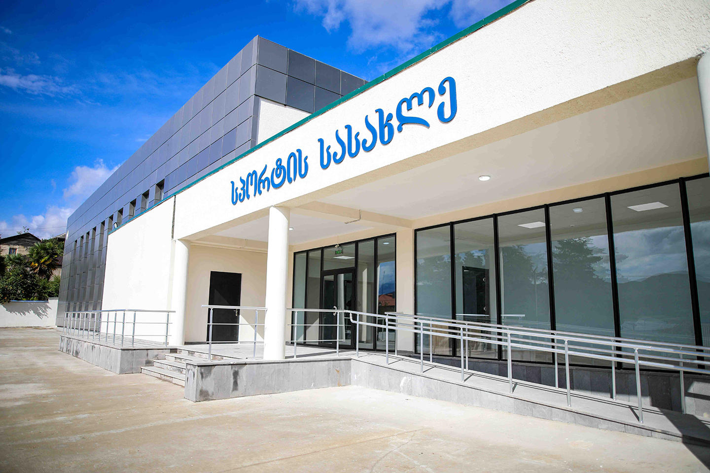 ბოლნისში მრავალფუნქციური სპორტული კომპლექსის მშენებლობა დასრულდა