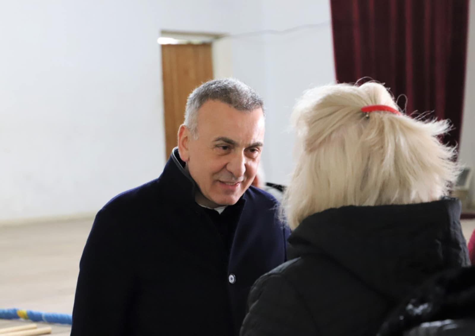 გოჩა ენუქიძე ამბროლაურის მუნიციპალიტეტის ნიკორწმინდის ადმინისტრაციულ ერთეულში შემავალი სოფლების მოსახლეობას შეხვდა