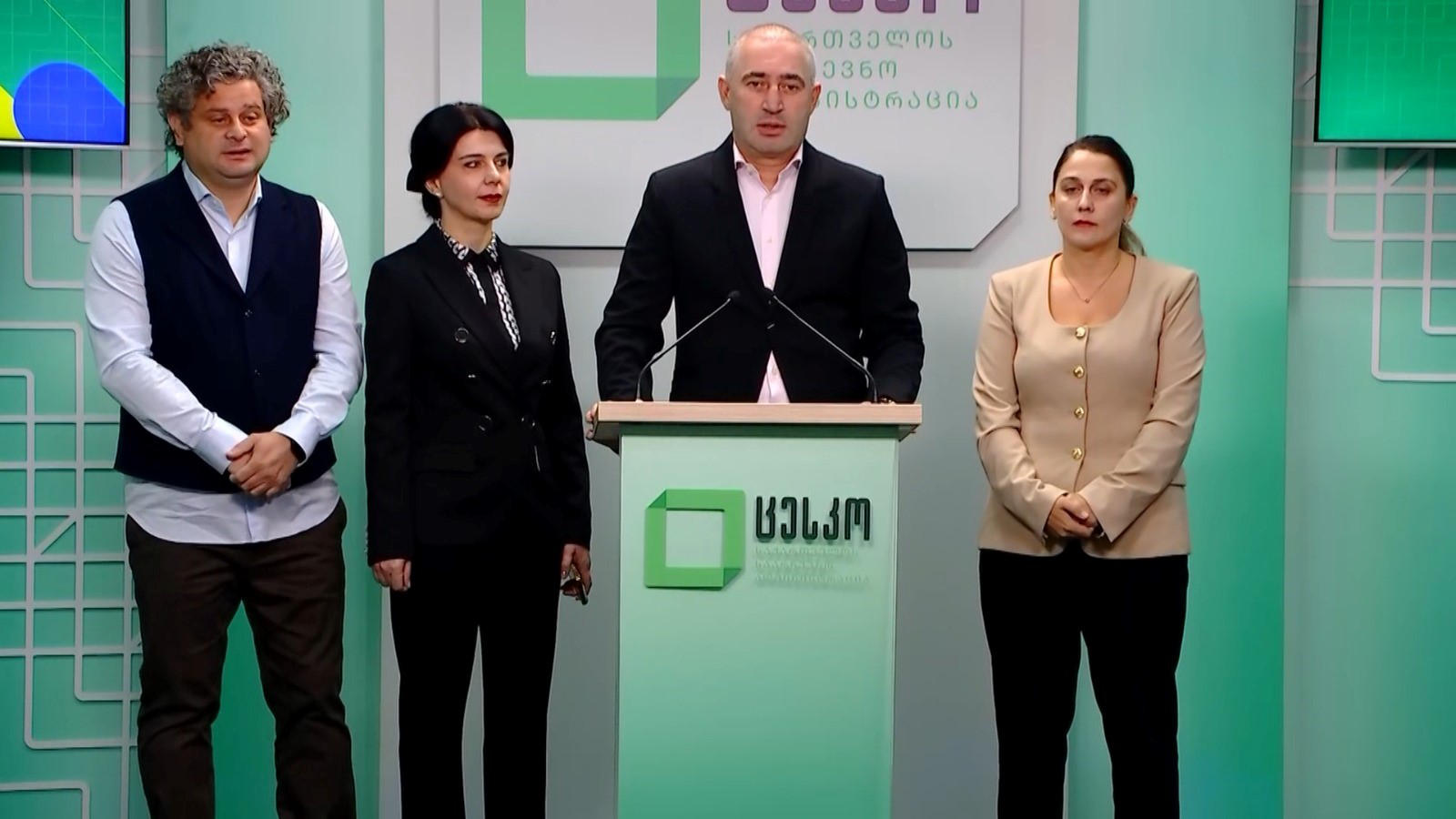 დავით კირთაძე - მივმართავ საარჩევნო ადმინისტრაციას, ჩვენთვის, ჩართული მხარეებისთვის, უზრუნველყოს ინფორმაციის მოწოდება ცესკოდან პასუხისმგებელი პირების თაობაზე, რომლებიც უზრუნველყოფენ ტექნოლოგიების გამართვას