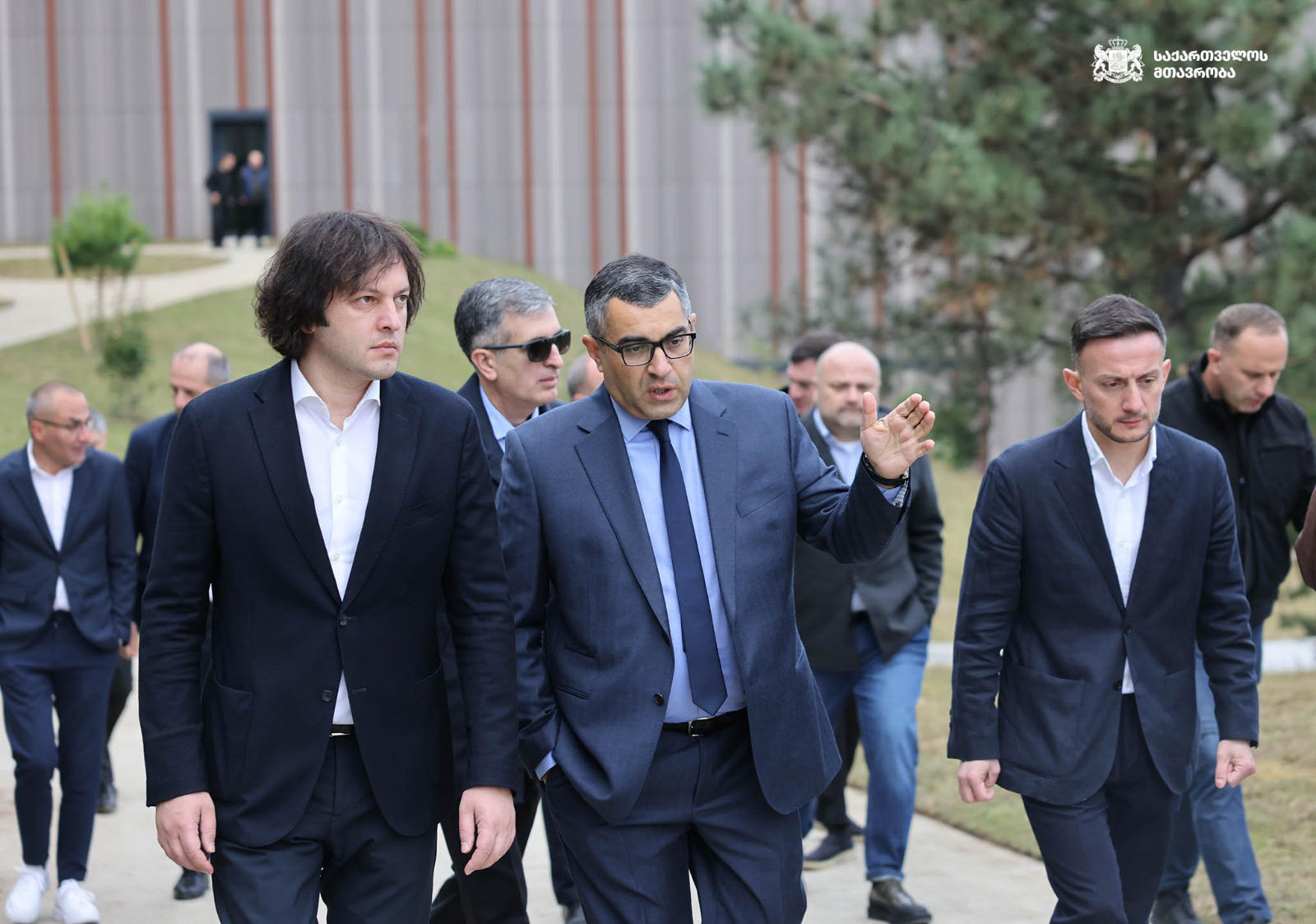 პრემიერმა თბილისის მერთან ერთად თავისუფლების მოედნის და თაბორის ქედის დამაკავშირებელი საბაგირო და თაბორზე მშენებარე სასტუმრო „პარაგრაფის“ კომპლექსი დაათვალიერა