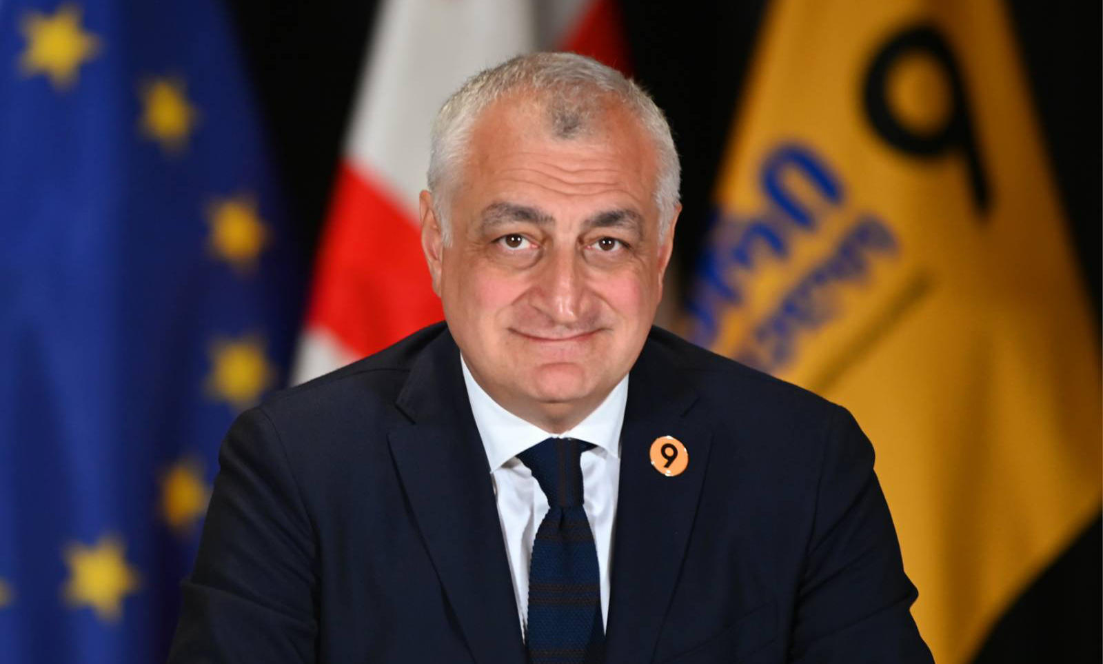 მამუკა ხაზარაძე  მიმართვას ავრცელებს