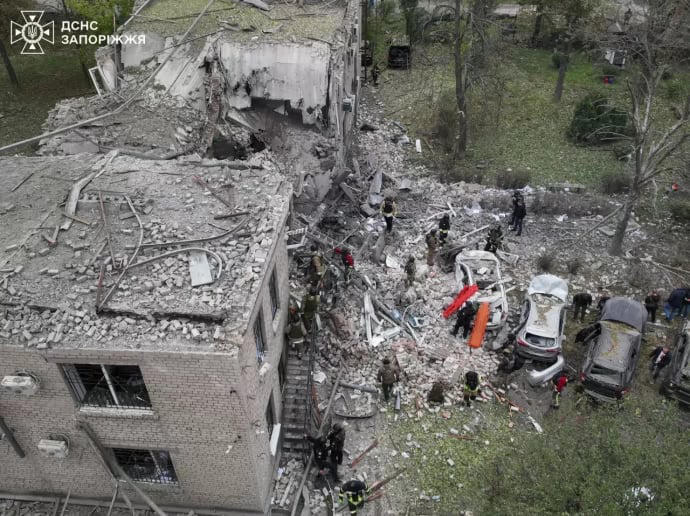 რუსებმა ზაპოროჟიეს დაარტყეს, დაზიანებულია საბავშვო ბაღის შენობა, დაშავებულია 7 ადამიანი