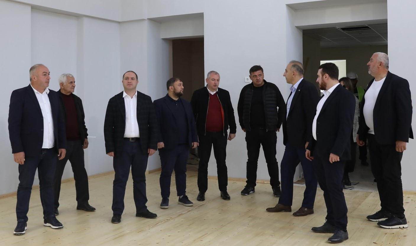 გივი მიქანაძე ასპინძის მუნიციპალიტეტის  საჯარო სკოლების სარეაბილიტაციო სამუშაოებს გაეცნო