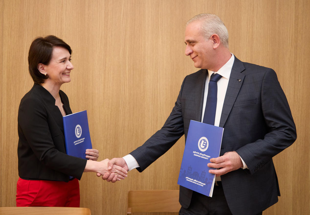 აფხაზეთიდან დევნილი მოქალაქეები სხვადასხვა სტომატოლოგიურ მომსახურებას უფასოდ მიიღებენ