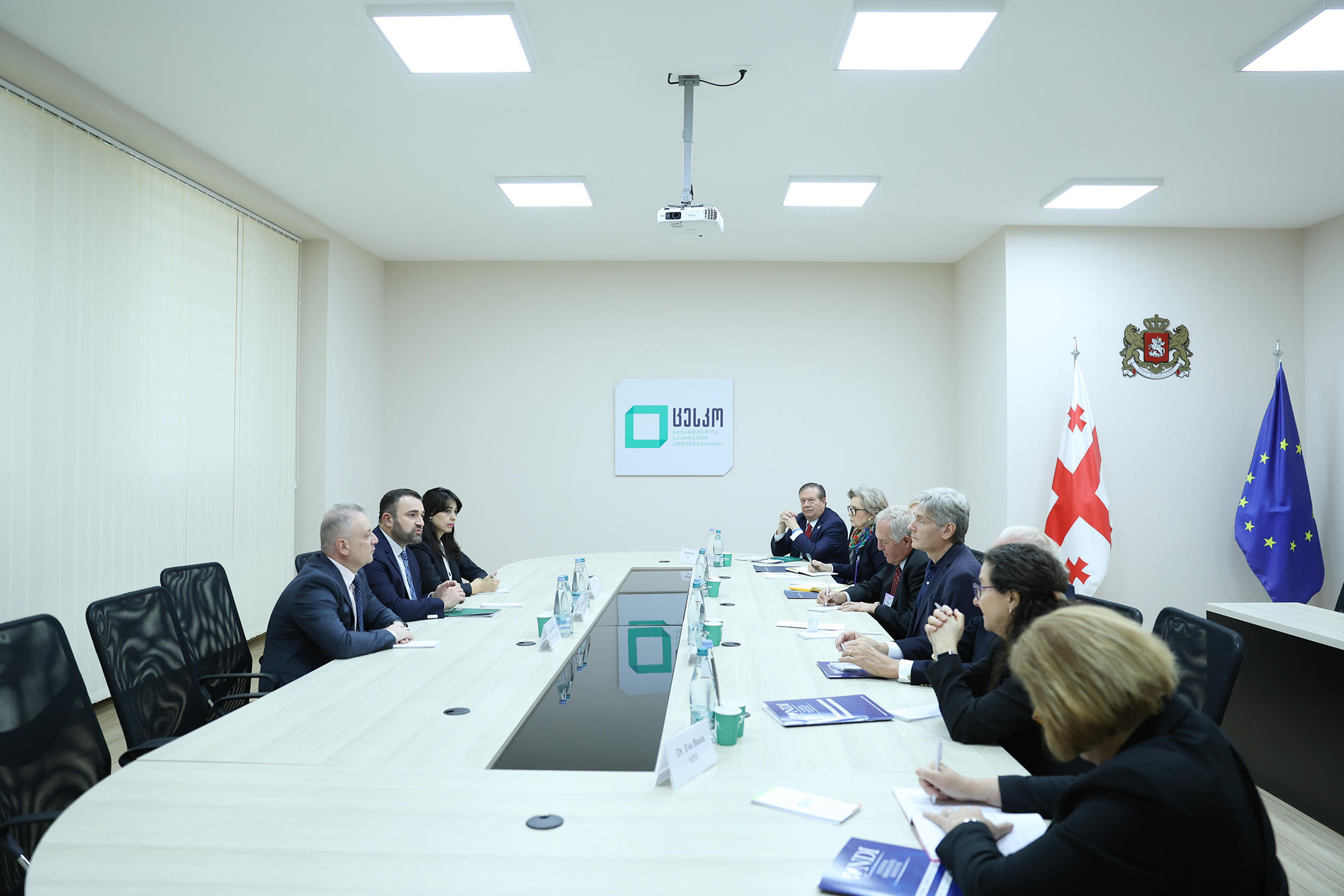 ცესკოს თავმჯდომარემ NDI-ის და IRI-ის წარმომადგენლებს არჩევნებისთვის მზადების პროცესი გააცნო