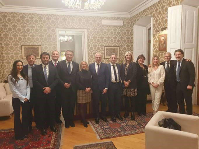 იტალიის ელჩმა ქვეყნის პარლამენტარების დელეგაციას უმასპინძლა, რომლებიც ეუთოს, ევროპარლამენტის, ევროპის საბჭოსა და ნატოს საპარლამენტო ასამბლეების საპარლამენტო არჩევნებზე სადამკვირვებლო საერთაშორისო მისიის წევრები არიან