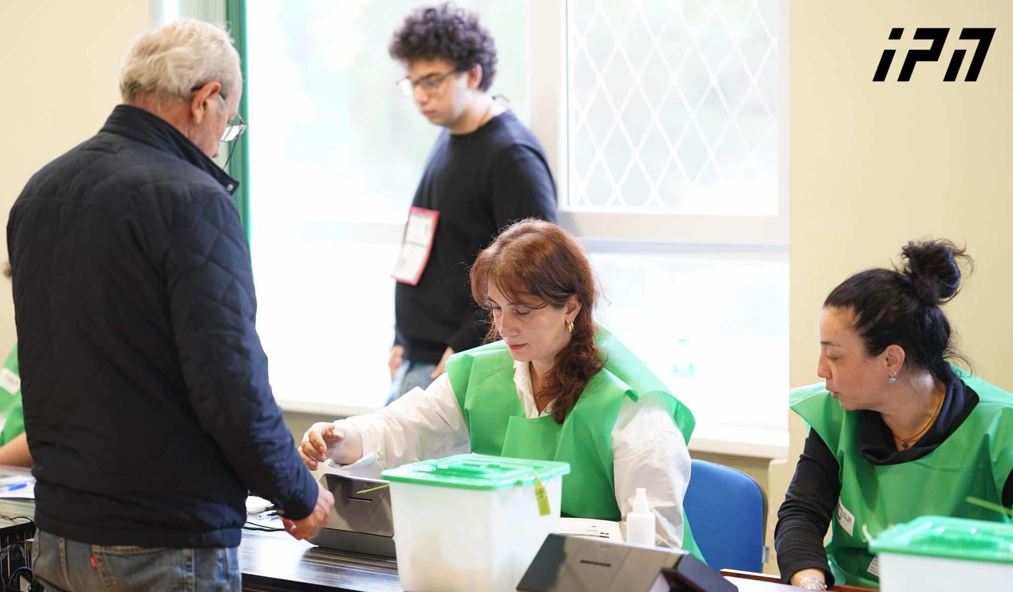 მარნეულის 22-ე საოლქო საარჩევნო კომისიის თავმჯდომარე - არც ერთ საჩივარი საოლქო საარჩევნო კომისიაში წარმოდგენილი არ არის - კენჭისყრის პროცესი მშვიდ გარემოში მიმდინარეობს