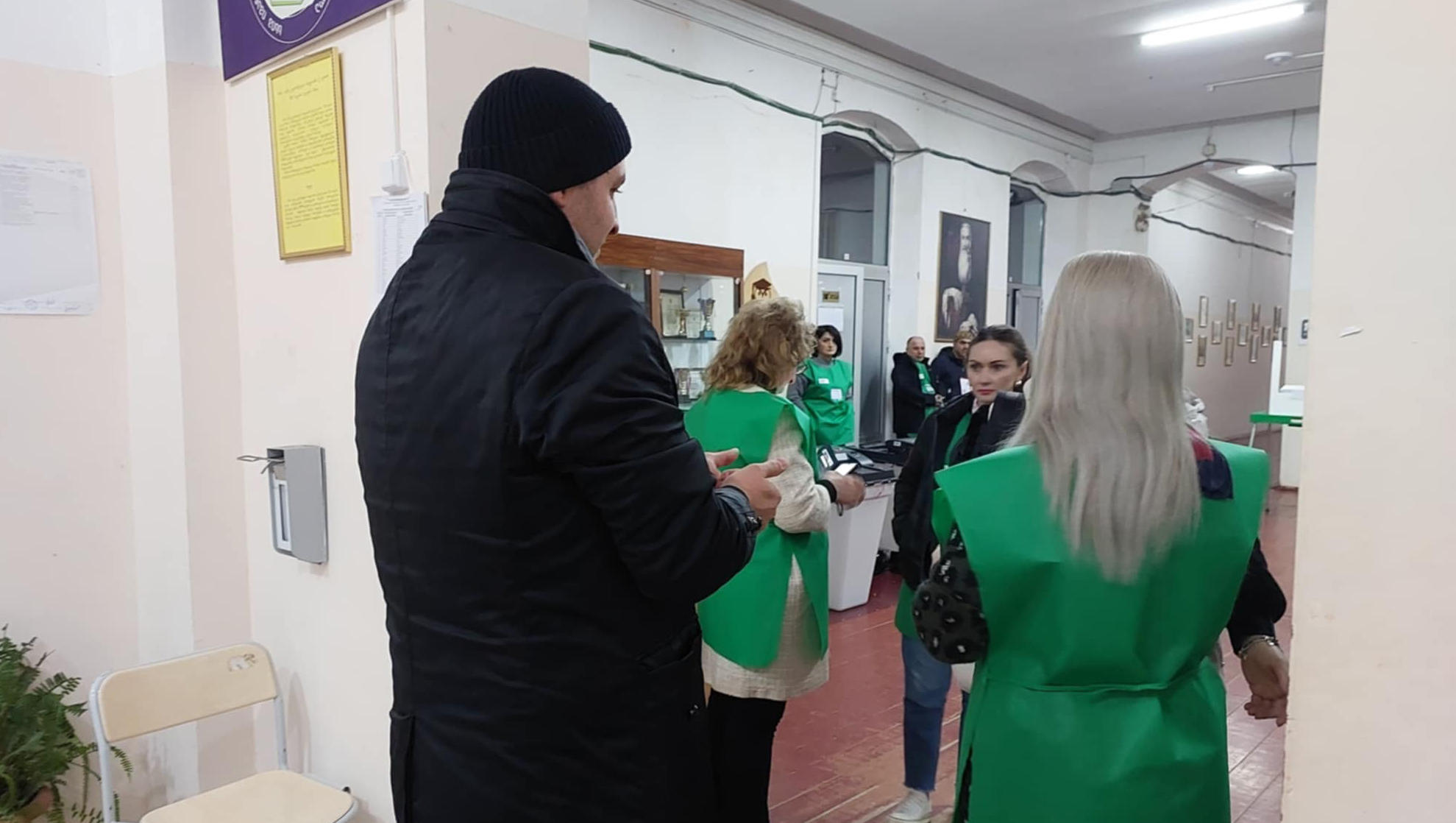 ფოთის 70-ე საოლქო საარჩევნო კომისიის თავმჯდომარის ინფორმაციით, ამ დროისთვის საოლქოში სამი საჩივარია შესული