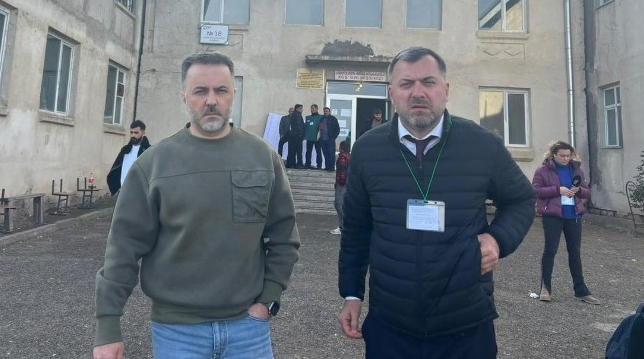 გია ჯაფარიძე - მარნეულის იმ საარჩევნო უბნებზე, სადაც ოპოზიცია დიდი უპირატესობით იგებს, ცდილობენ ფიზიკური შეხლა-შემოხლის პროვოცირებას და ძალადობენ კომისიის წევრებსა თუ დამკვირვებლებზე