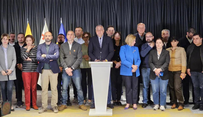 Mamuka Khazaradze: Don't let anyone lose heart, nothing is finished, we will continue to fight for you - we warn anyone who is implanted to change the course, with Ivanishvili's boldness, that this will not happen