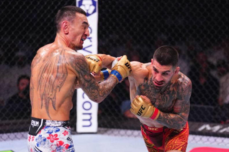 ილია თოფურიამ მაქს ჰოლოვეი დაამარცხა და ქამარი დაიცვა