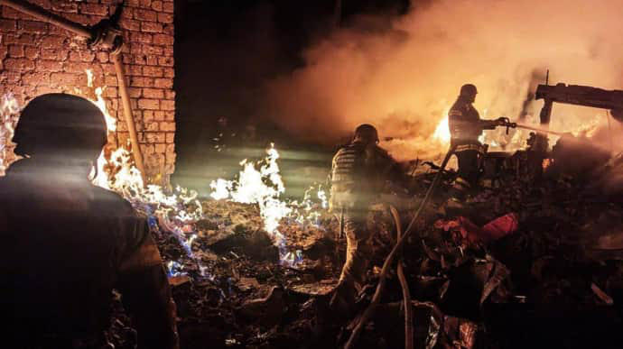 რუსებმა ხარკოვი და კრივი-რიჰი დაბობეს, დაიღუპა 4 ადამიანი, დაინგრა სახლები