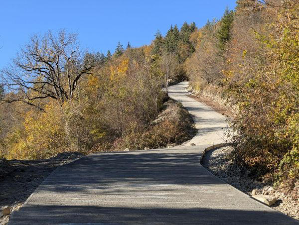 ბორჯომის მუნიციპალიტეტის სოფელ ყვიბისში მამათა მონასტერთან მისასვლელი გზის რეაბილიტაციის მეორე ეტაპი მიმდინარეობს