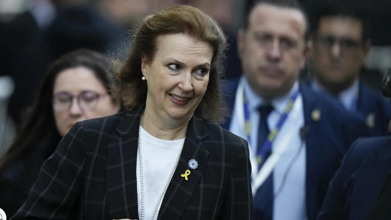 გაერო-ში აშშ-ის მიერ კუბის წინააღმდეგ დაწესებული ეკონომიკური ემბარგოს მოხსნის მხარდაჭერის შემდეგ არგენტინის პრეზიდენტმა საგარეო საქმეთა მინისტრი თანამდებობიდან გაათავისუფლა