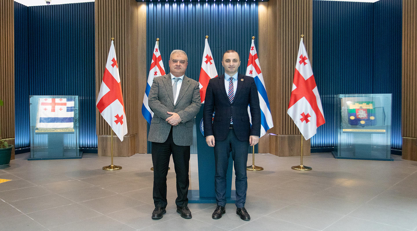 აჭარის უმაღლესი საბჭოს თავმჯდომარემ, დავით გაბაიძემ  აზერბაიჯანის გენერალურ კონსულს უმასპინძლა