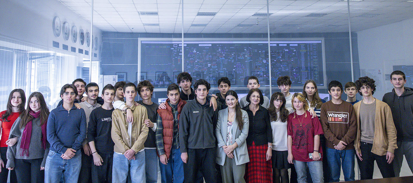 „საქართველოს სახელმწიფო ელექტროსისტემის“ სათავო ოფისს თბილისის 42-ე საჯარო სკოლის მოსწავლეები ეწვივნენ