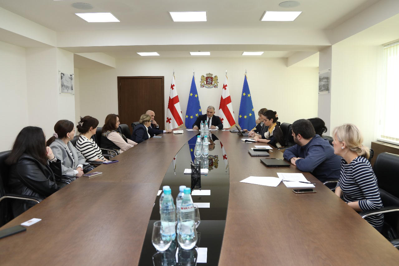 მიხეილ სარჯველაძე დიუშენის კუნთოვანი დისტროფიის მქონე ბავშვების მშობლებს შეხვდა