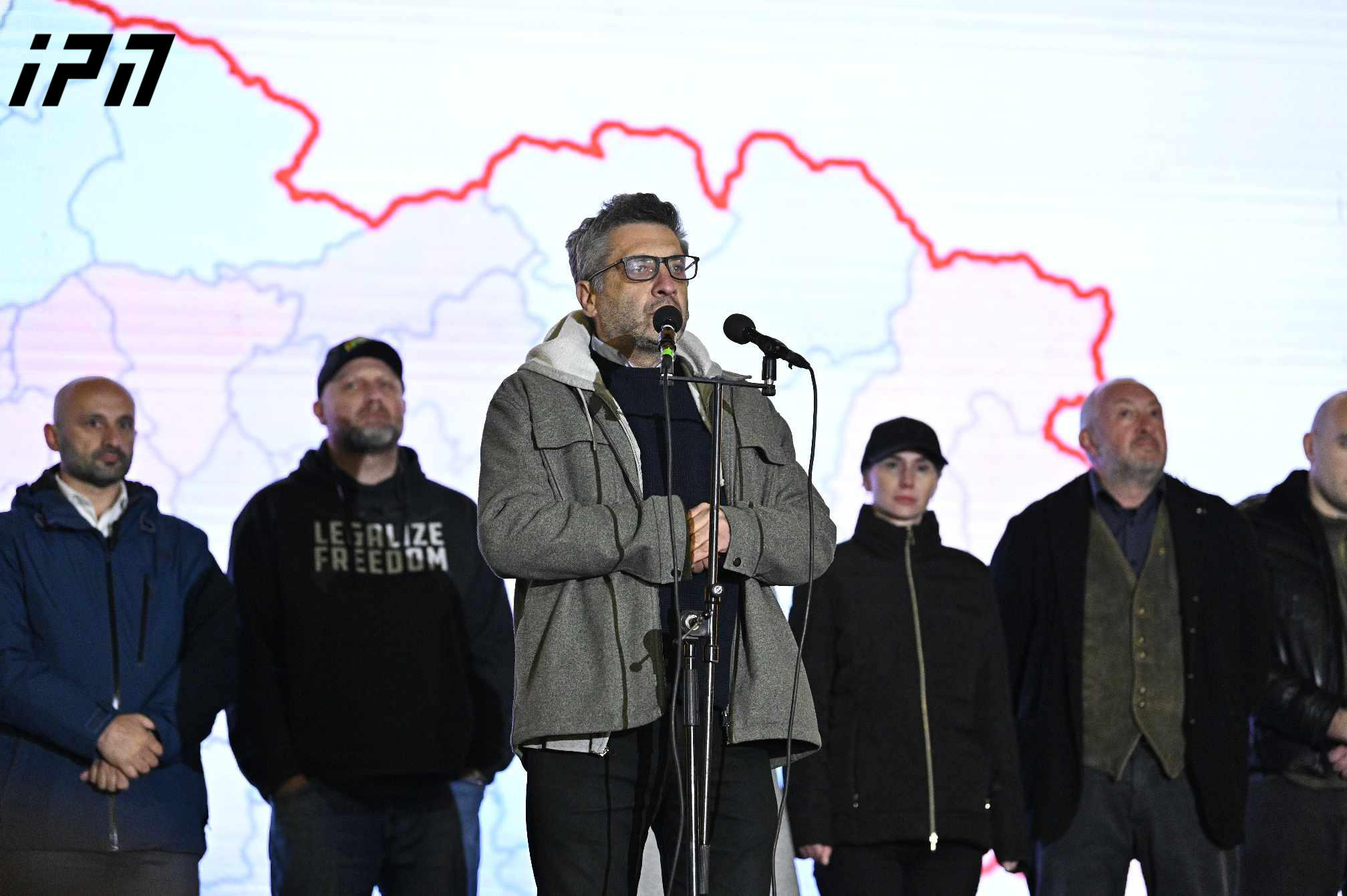 ლაშა ბაქრაძე აქციის მონაწილეებს - პროტესტი ყოველდღიურად, სხვადასხვა ლოკაციაზე გაიმართება, მაგრამ ორშაბათობით ცენტრალურ გამზირზე მთავარი აქციები მოეწყობა - მზად ხართ ორშაბათობისთვის?