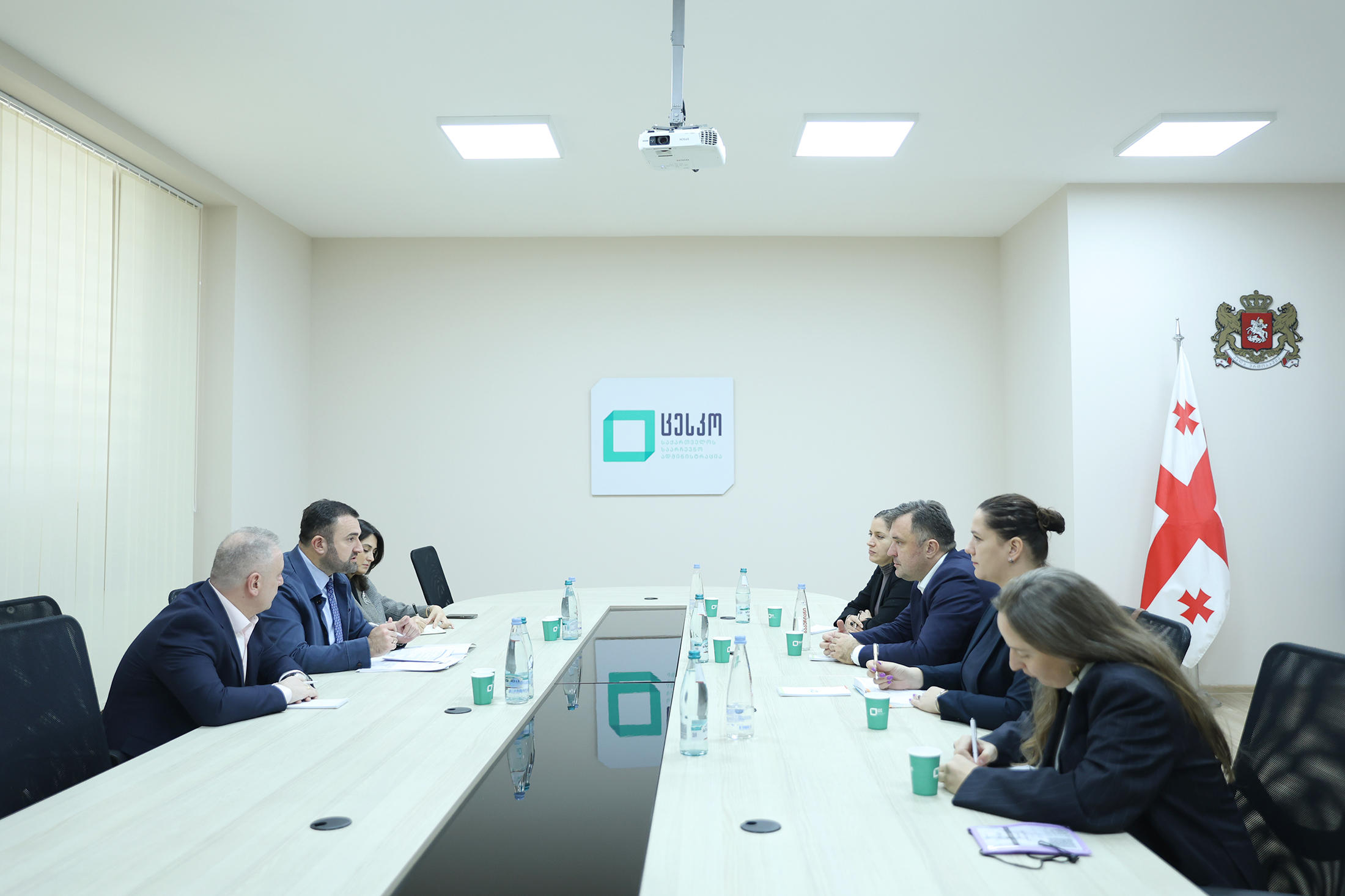 ცესკო-ს თავმჯდომარემ და ENEMO-ს სადამკვირვებლო მისიის წარმომადგენლებმა ცესკო-ში გამართულ შეხვედრაზე 26 ოქტომბრის არჩევნები განიხილეს