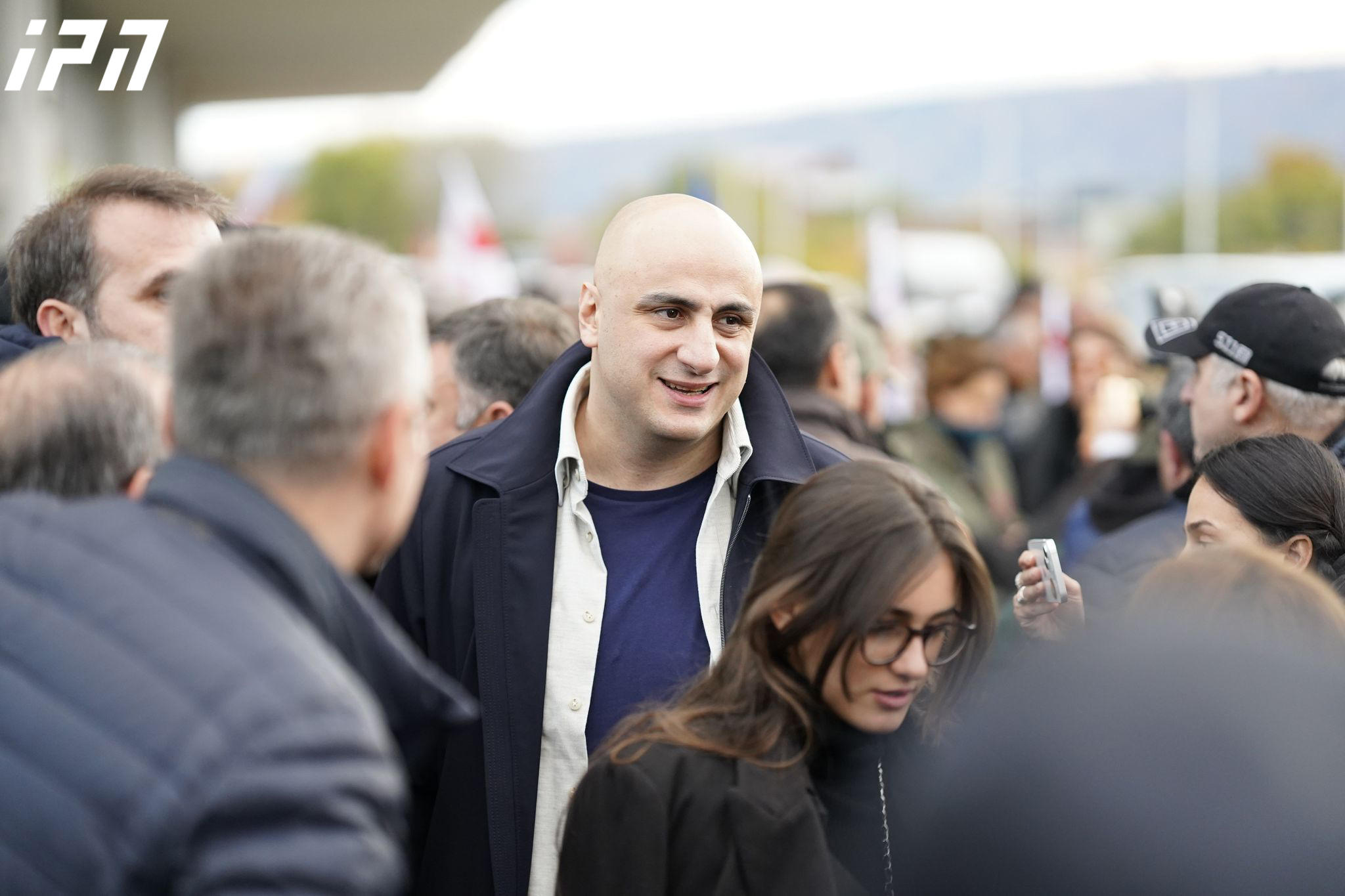 ნიკა მელია - ქუჩაში იქნება წვიმა, თოვლი, ქარი - ჩვენ ვართ ქუჩაში და ვიქნებით მიზნის მიღწევამდე