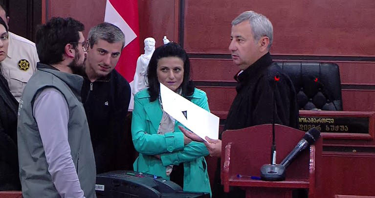 თეთრიწყაროს სასამართლომ ხმის ფარულობის დარღვევა დაადასტურა - მოსამართლე ვლადიმერ ხუჭუამ საიას სარჩელი დააკმაყოფილა