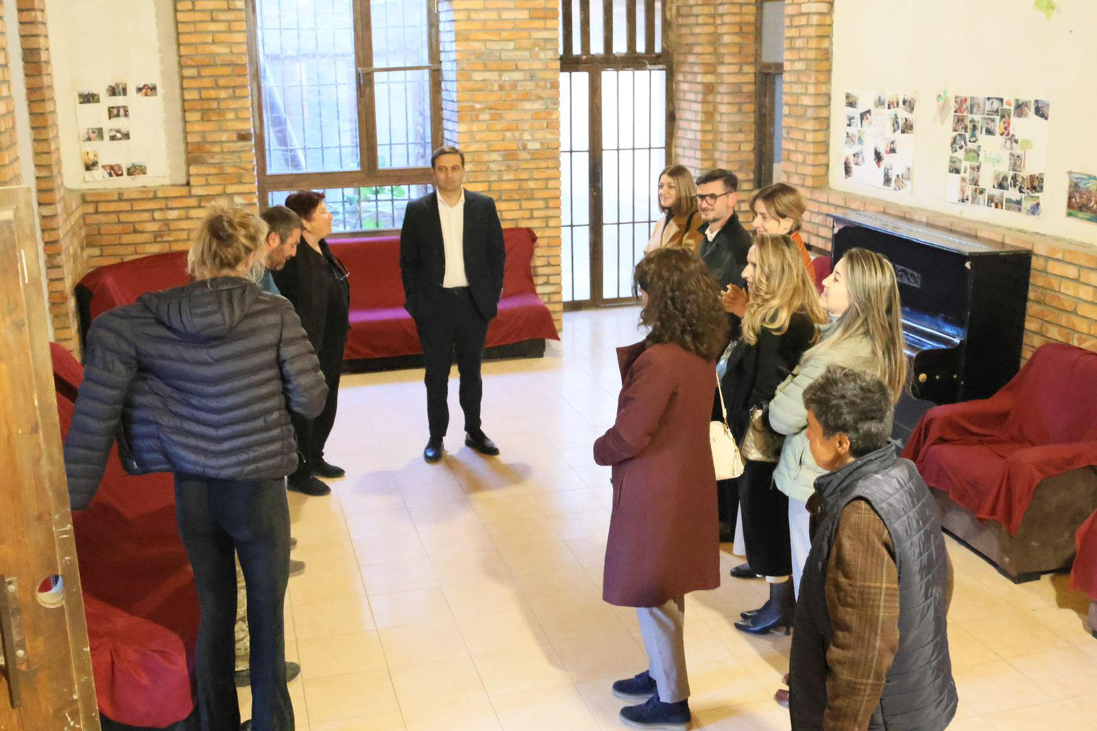 სახალხო დამცველმა კახეთის რეგიონში მდებარე შშმ პირთა სათემო მომსახურებები მოინახულა და დაწესებულებებში მცხოვრებ პირთა უფლებრივ მდგომარეობას გაეცნო