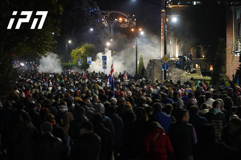 საპროტესტო მსვლელობა ევროპის მოედნის მიმართულებით გრძელდება