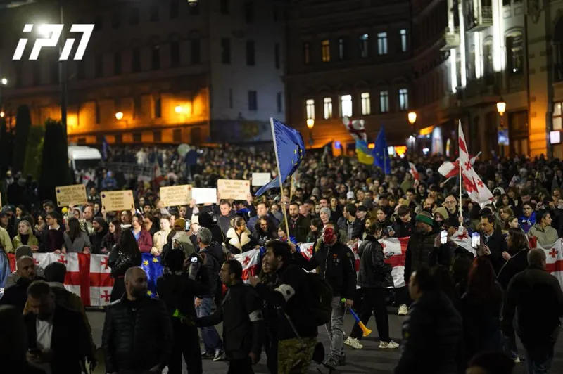 The organizers of the rally say that they are starting to "paralyze Tbilisi" from today - at the moment, the right and left banks of Mtkvari are blocked